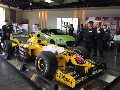 0209showroom_car.png