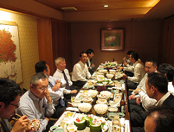 1020懇親会のようす.png