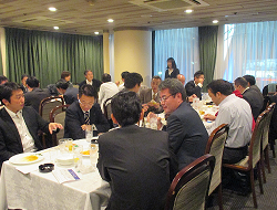 1209懇親会のようす②.png
