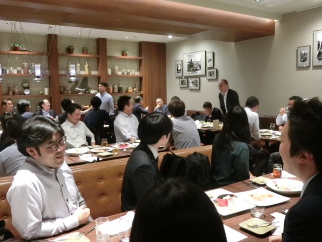 懇親会全体②.jpg